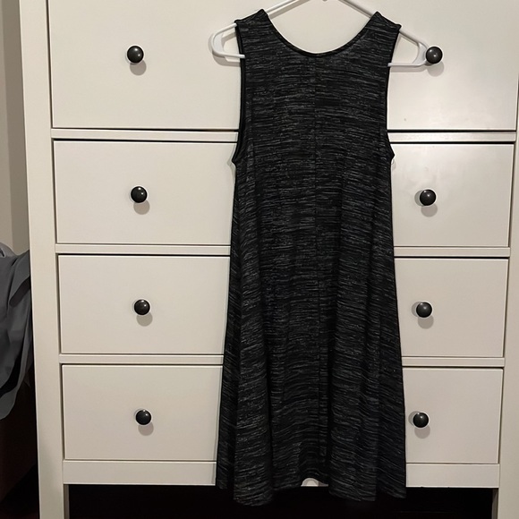 ⭐️2/$20⭐️ DKR Jersey Dress - Picture 2 of 3